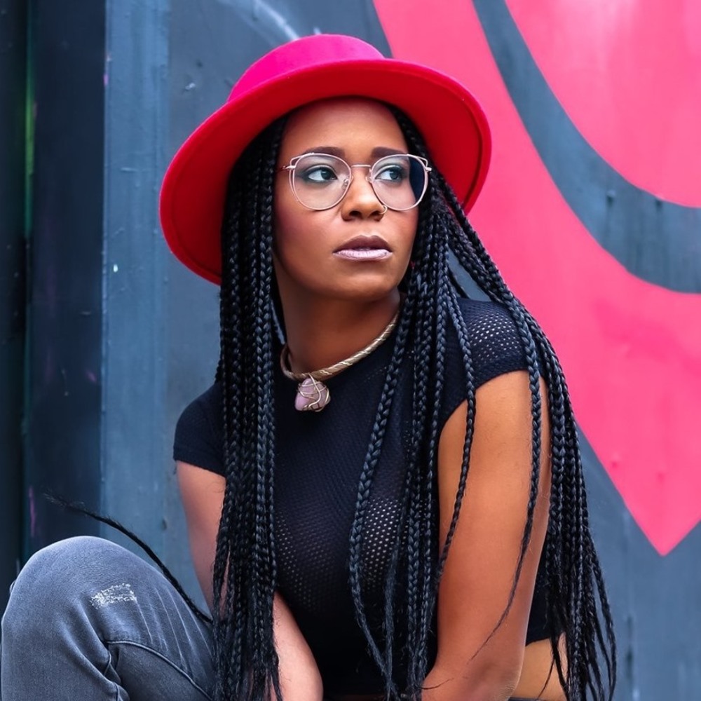 Meet your Posher, Ebonice